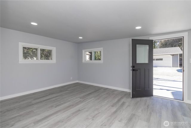 11244 10th Ave S, Seattle, WA 98168