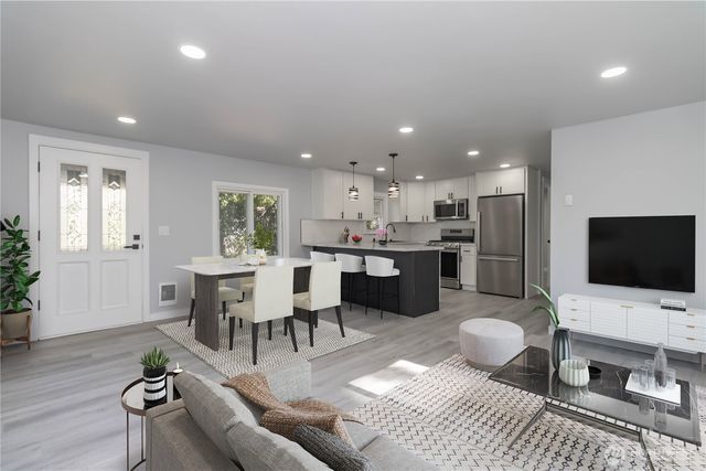 11244 10th Ave S, Seattle, WA 98168