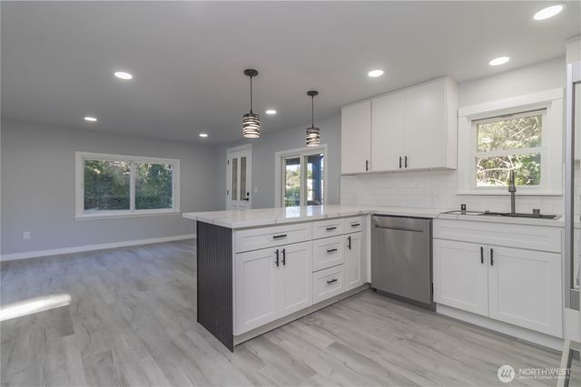 11244 10th Ave S, Seattle, WA 98168