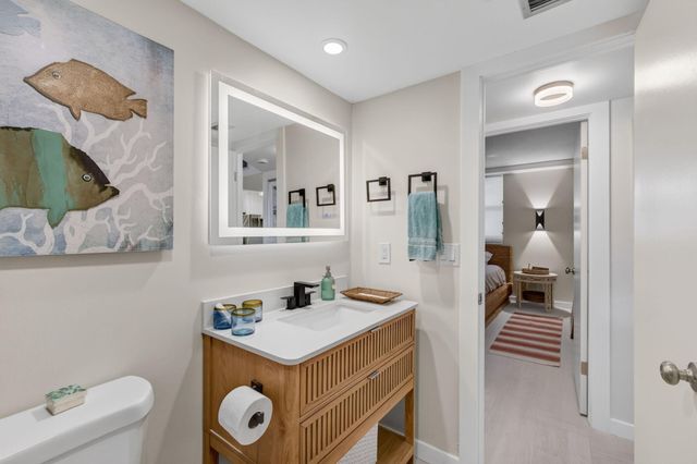 100 Paradise Harbour Boulevard 307, North Palm Beach, FL 33408