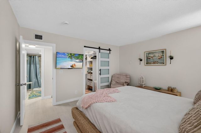 100 Paradise Harbour Boulevard 307, North Palm Beach, FL 33408