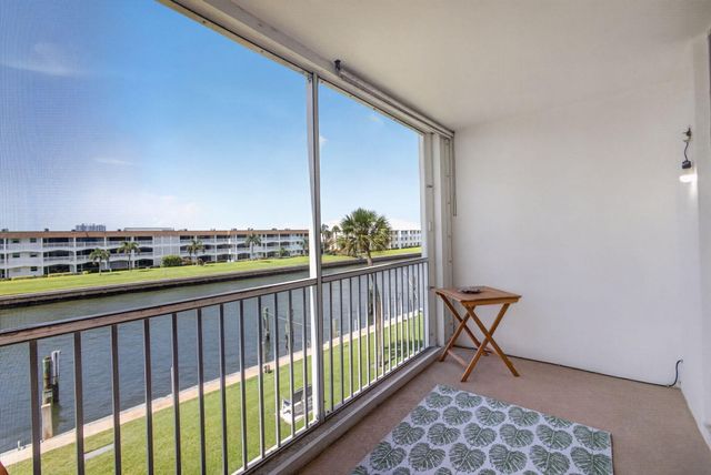 100 Paradise Harbour Boulevard 307, North Palm Beach, FL 33408