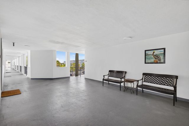 100 Paradise Harbour Boulevard 307, North Palm Beach, FL 33408