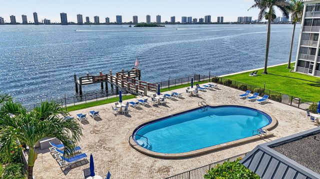 100 Paradise Harbour Boulevard 307, North Palm Beach, FL 33408