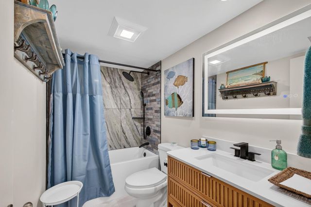 100 Paradise Harbour Boulevard 307, North Palm Beach, FL 33408