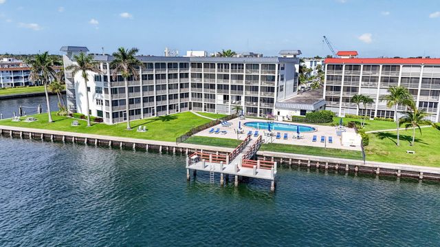 100 Paradise Harbour Boulevard 307, North Palm Beach, FL 33408