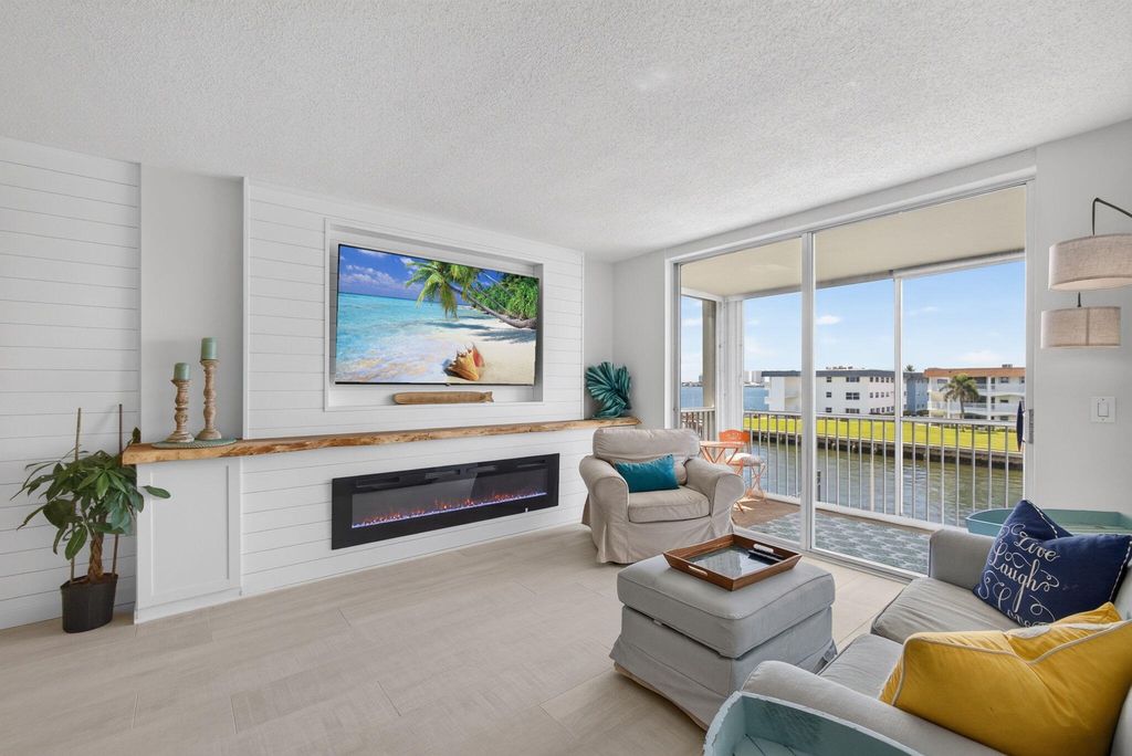 100 Paradise Harbour Boulevard 307, North Palm Beach, FL 33408