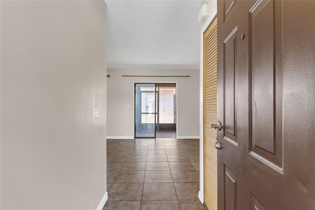 Image 3 of property listing at 7316 RADIANT CIRCLE, Orlando, FL 32810