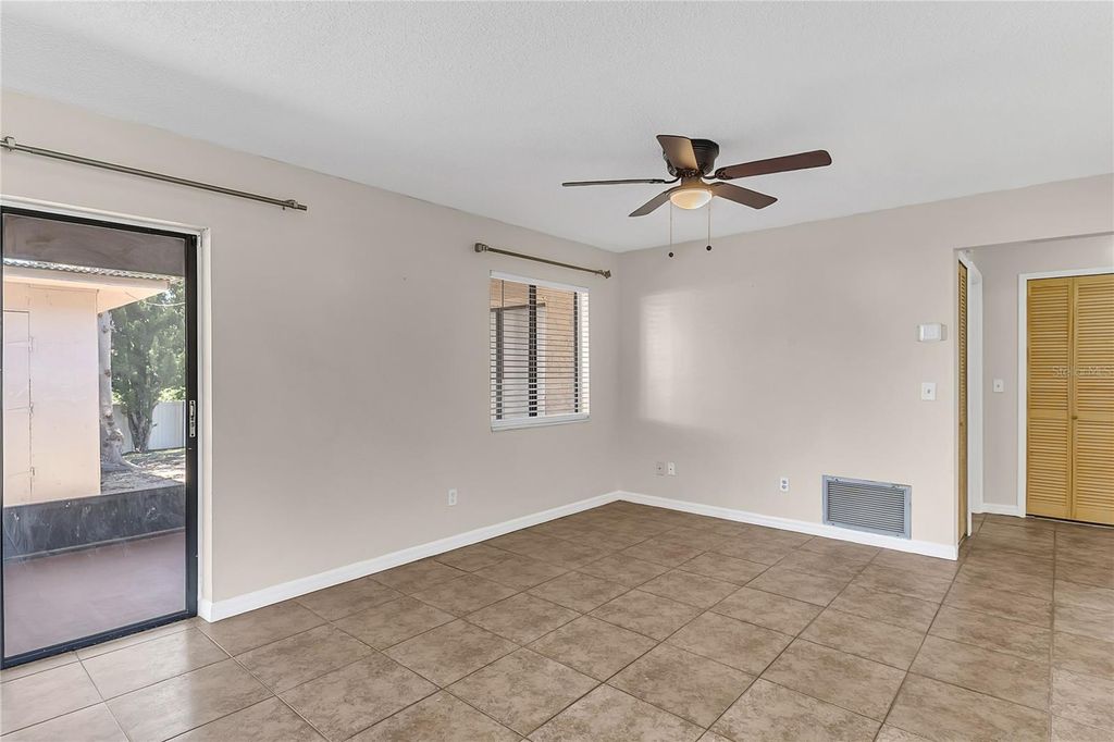 Image 4 of property listing at 7316 RADIANT CIRCLE, Orlando, FL 32810
