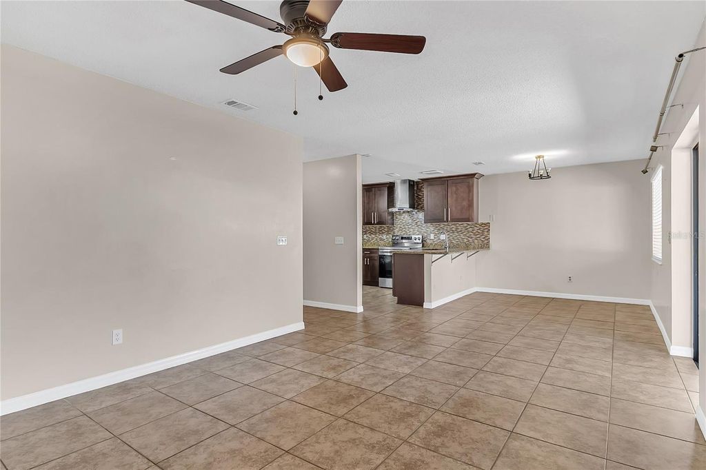Image 5 of property listing at 7316 RADIANT CIRCLE, Orlando, FL 32810