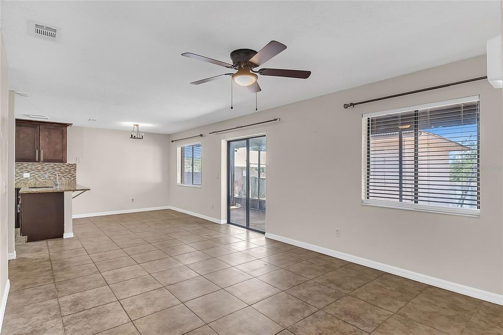 Image 6 of property listing at 7316 RADIANT CIRCLE, Orlando, FL 32810