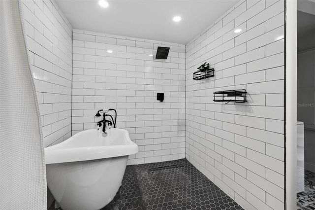 629 6TH AVENUE N, St Petersburg, FL 33701