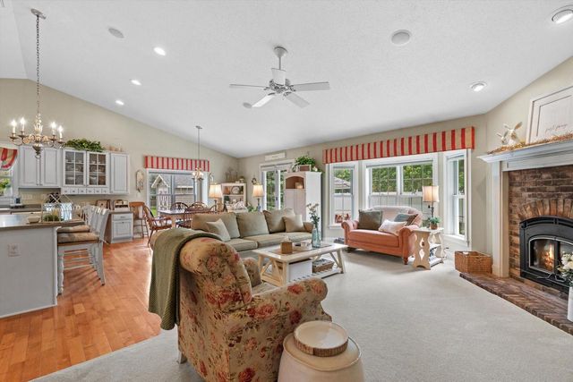 2525 Antoinette TRAIL, Racine, WI 53402