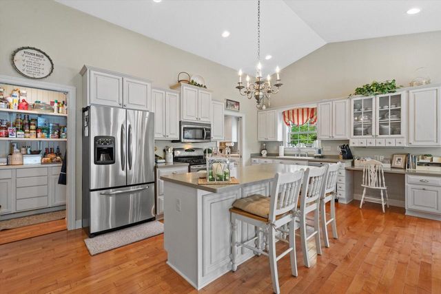 2525 Antoinette TRAIL, Racine, WI 53402