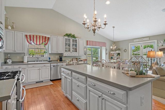 2525 Antoinette TRAIL, Racine, WI 53402