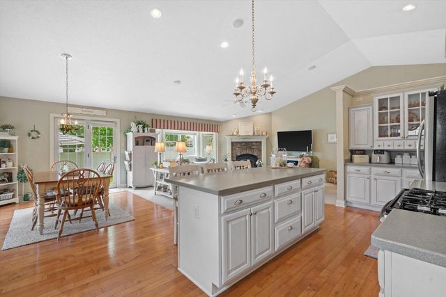 2525 Antoinette TRAIL, Racine, WI 53402