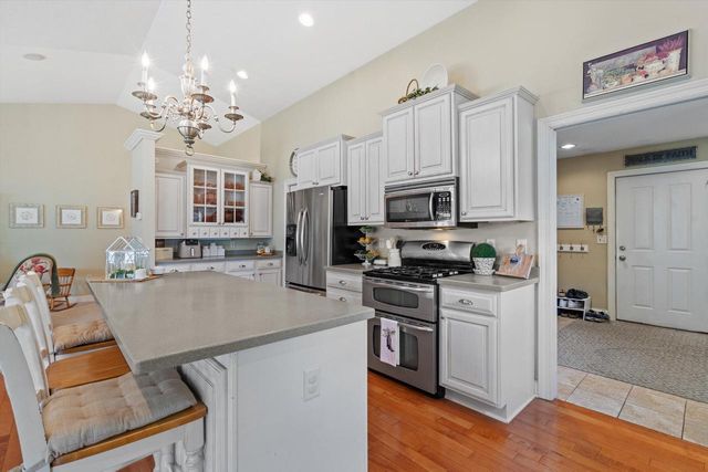 2525 Antoinette TRAIL, Racine, WI 53402