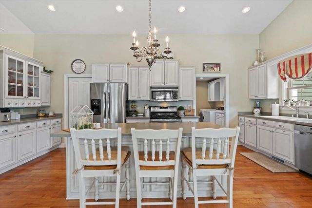 2525 Antoinette TRAIL, Racine, WI 53402