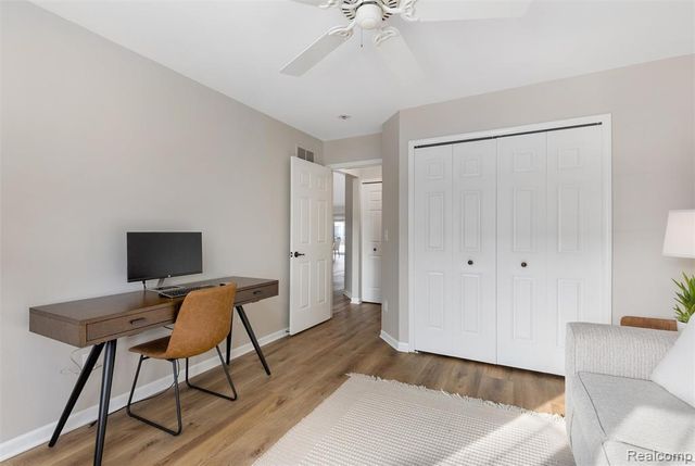 26167 Captains Landing, New Baltimore, MI 48051