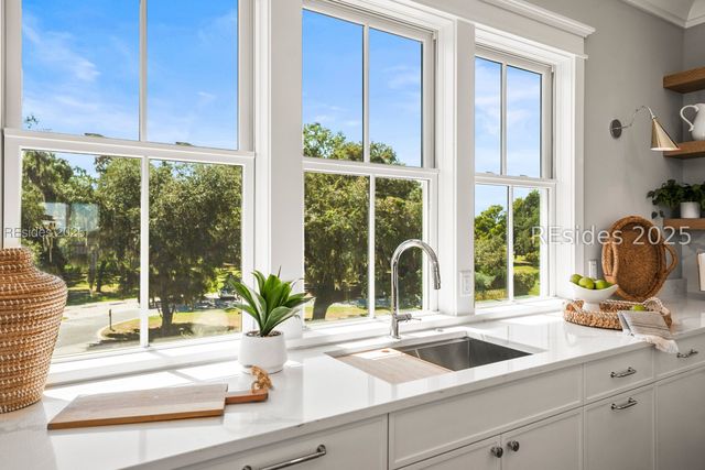 112 Whitehall Dr, Beaufort, SC 29907