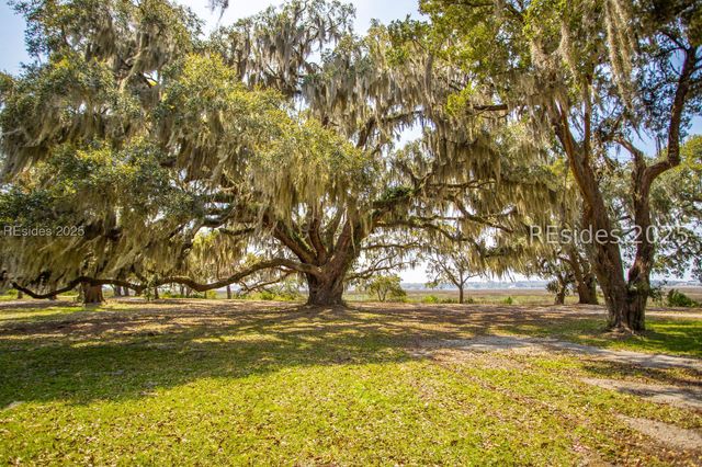 112 Whitehall Dr, Beaufort, SC 29907