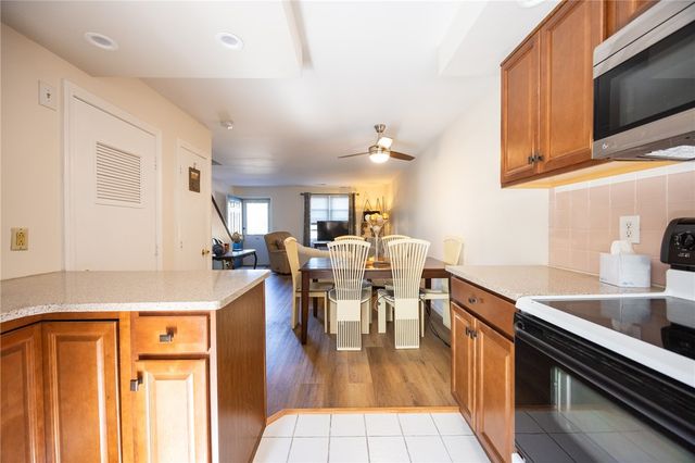3399 Post Road 7, Warwick, RI 02886