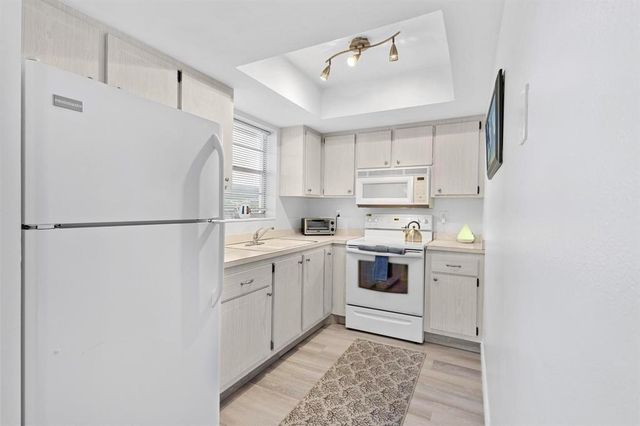 2950 SE Ocean Boulevard 1-5, Stuart, FL 34996