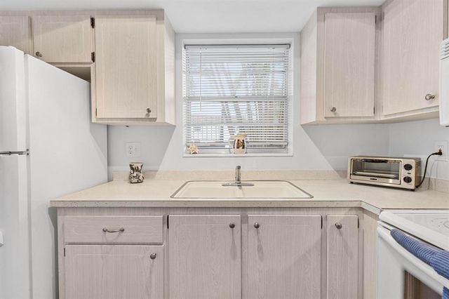 2950 SE Ocean Boulevard 1-5, Stuart, FL 34996