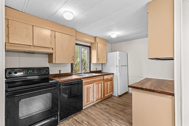 24542 Redwood Highway 38, Kerby, OR 97531