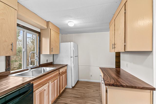 24542 Redwood Highway 38, Kerby, OR 97531