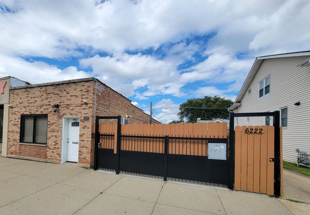 6222 W Addison Street 2, Chicago, IL 60634