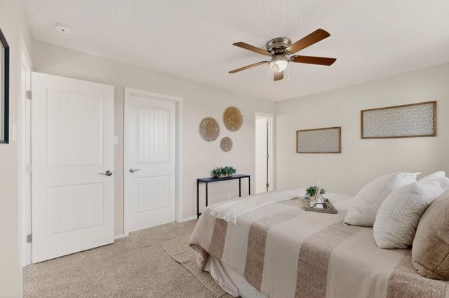 1305 Evelyn Court NE, Albuquerque, NM 87112
