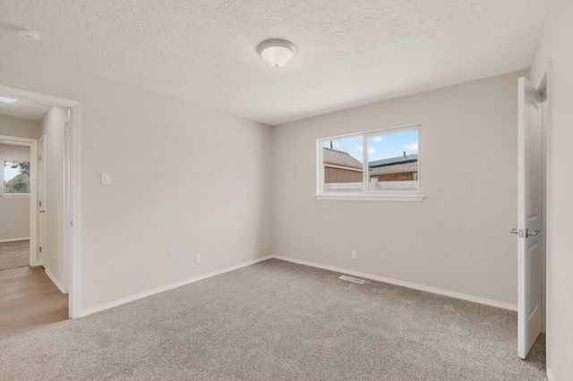 1305 Evelyn Court NE, Albuquerque, NM 87112