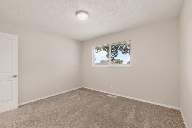 1305 Evelyn Court NE, Albuquerque, NM 87112