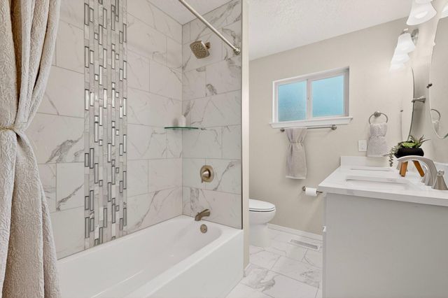 1305 Evelyn Court NE, Albuquerque, NM 87112