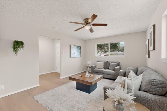 1305 Evelyn Court NE, Albuquerque, NM 87112