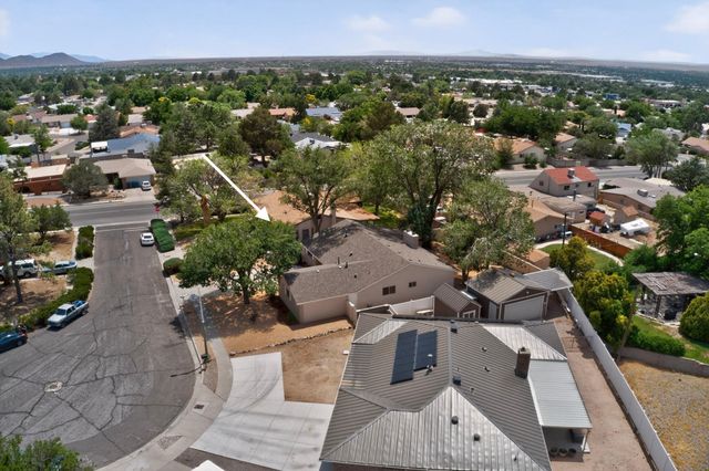 1305 Evelyn Court NE, Albuquerque, NM 87112
