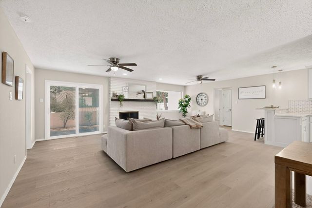 1305 Evelyn Court NE, Albuquerque, NM 87112