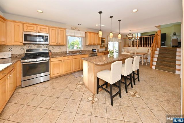 142 Geiger Drive, River Vale, NJ 07675