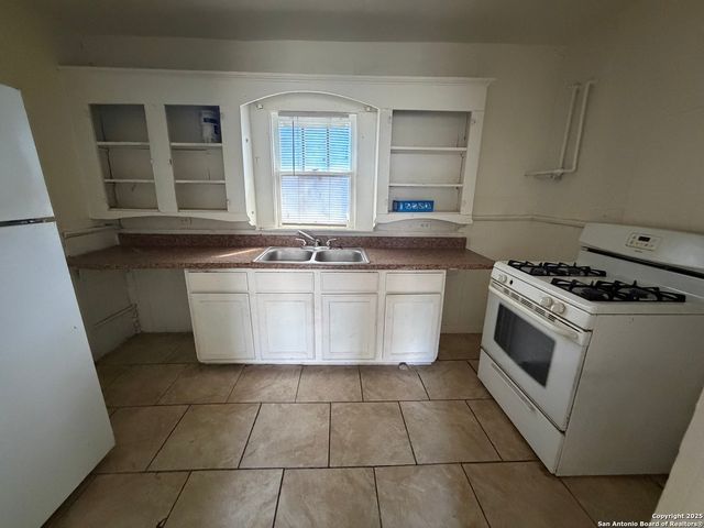 121 Boston, San Antonio, TX 78202