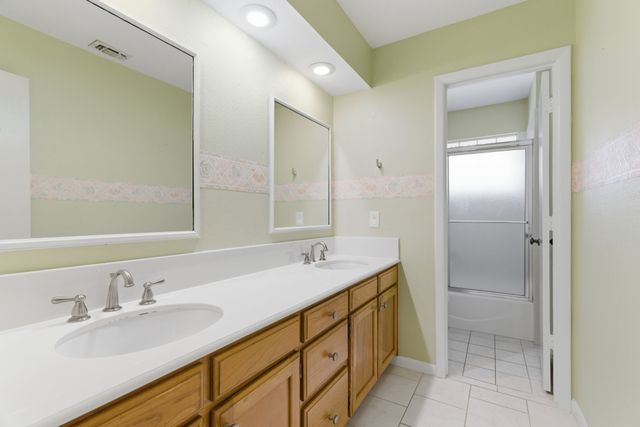 4914 Spring Creek Road, Arlington, TX 76017