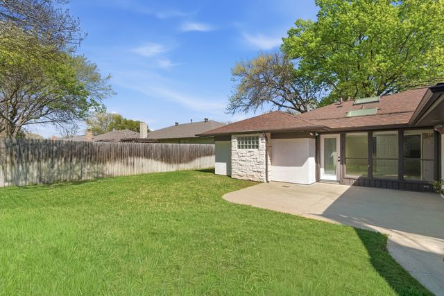 4914 Spring Creek Road, Arlington, TX 76017