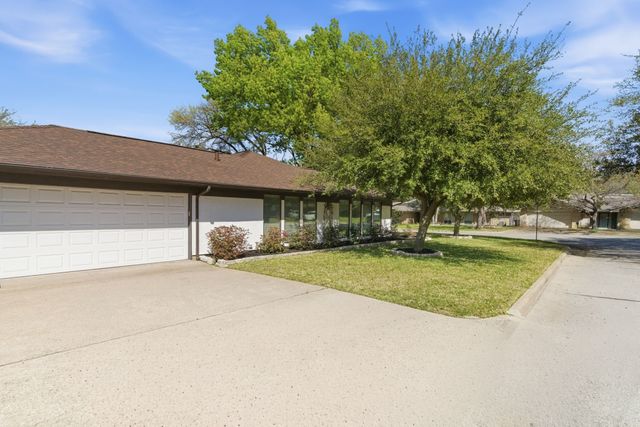 4914 Spring Creek Road, Arlington, TX 76017