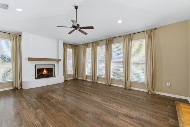 4914 Spring Creek Road, Arlington, TX 76017