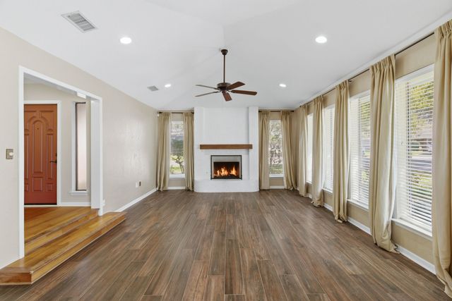 4914 Spring Creek Road, Arlington, TX 76017