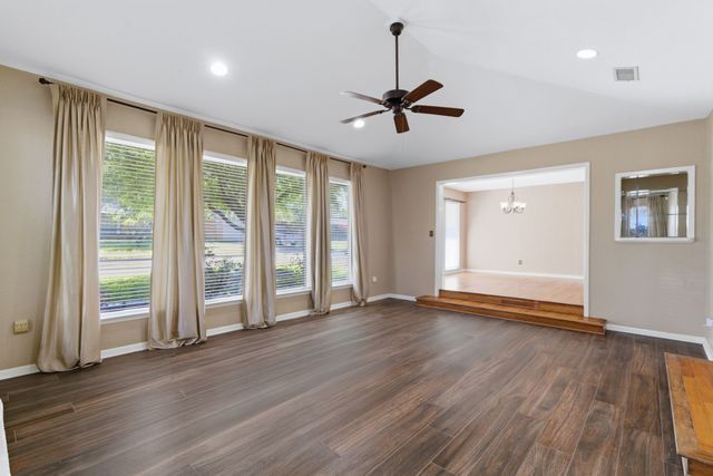 4914 Spring Creek Road, Arlington, TX 76017