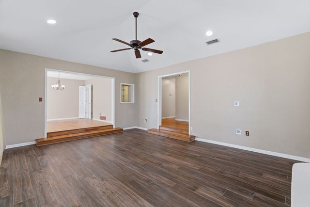 4914 Spring Creek Road, Arlington, TX 76017