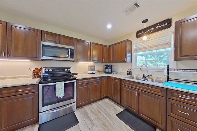 4750 Otter Creek Circle, Blackshear, GA 31516