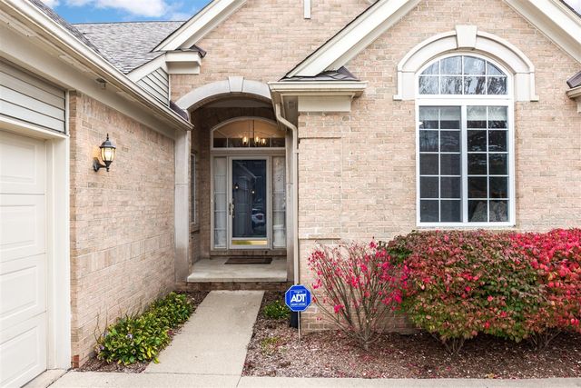 49433 N Glacier, Northville, MI 48168