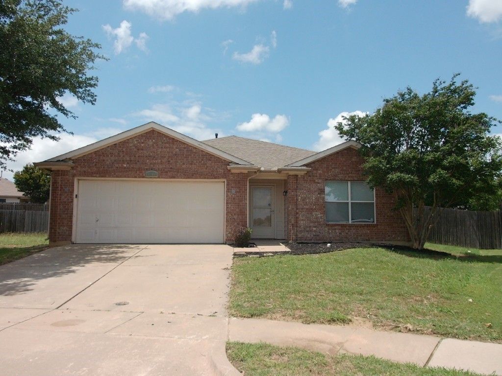 1401 Horseshoe Bend Court, Fort Worth, TX 76131